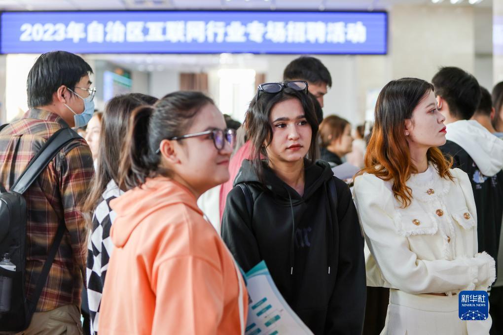 小新棋牌下载